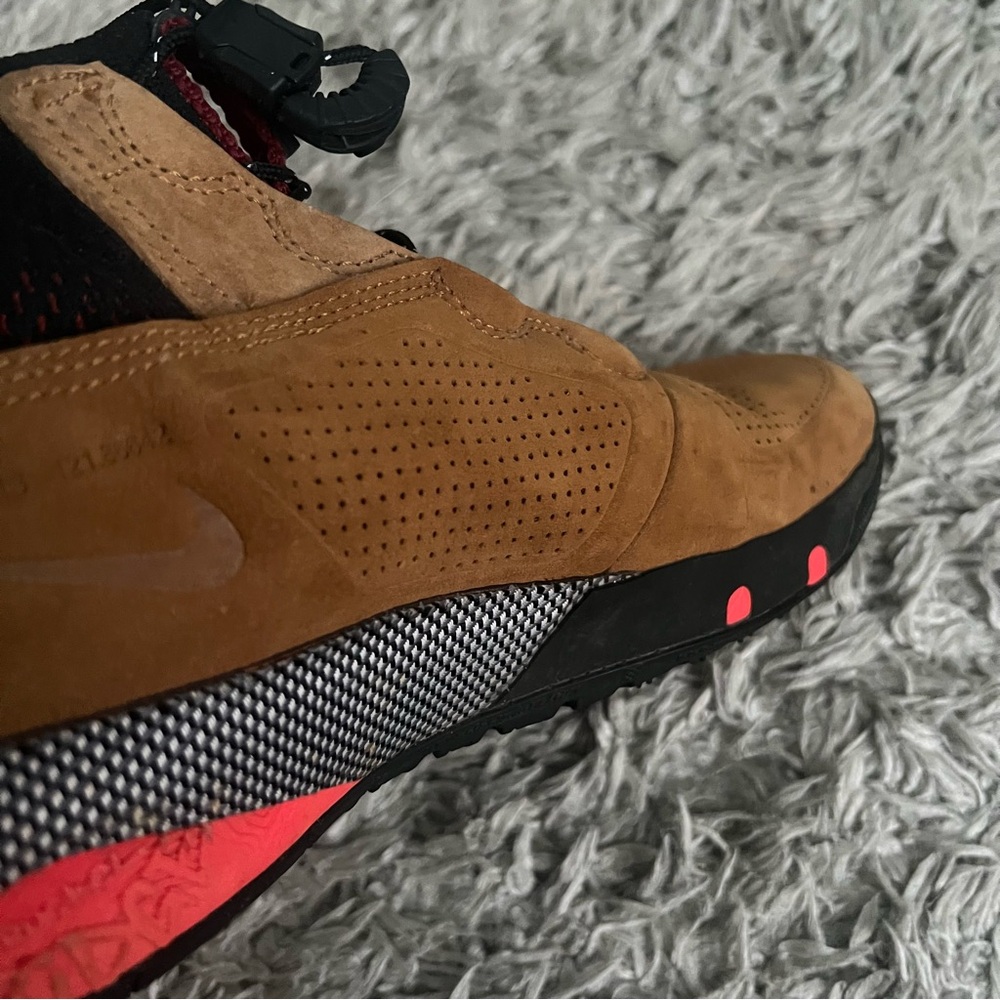 Nike ACG Ruckel Ridge Sneakers - Picture 6 of 8